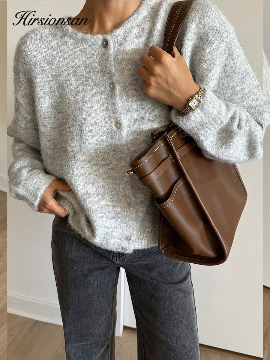 Women’s Elegant Long Sleeve Sweater – Soft Knit Pullover Top