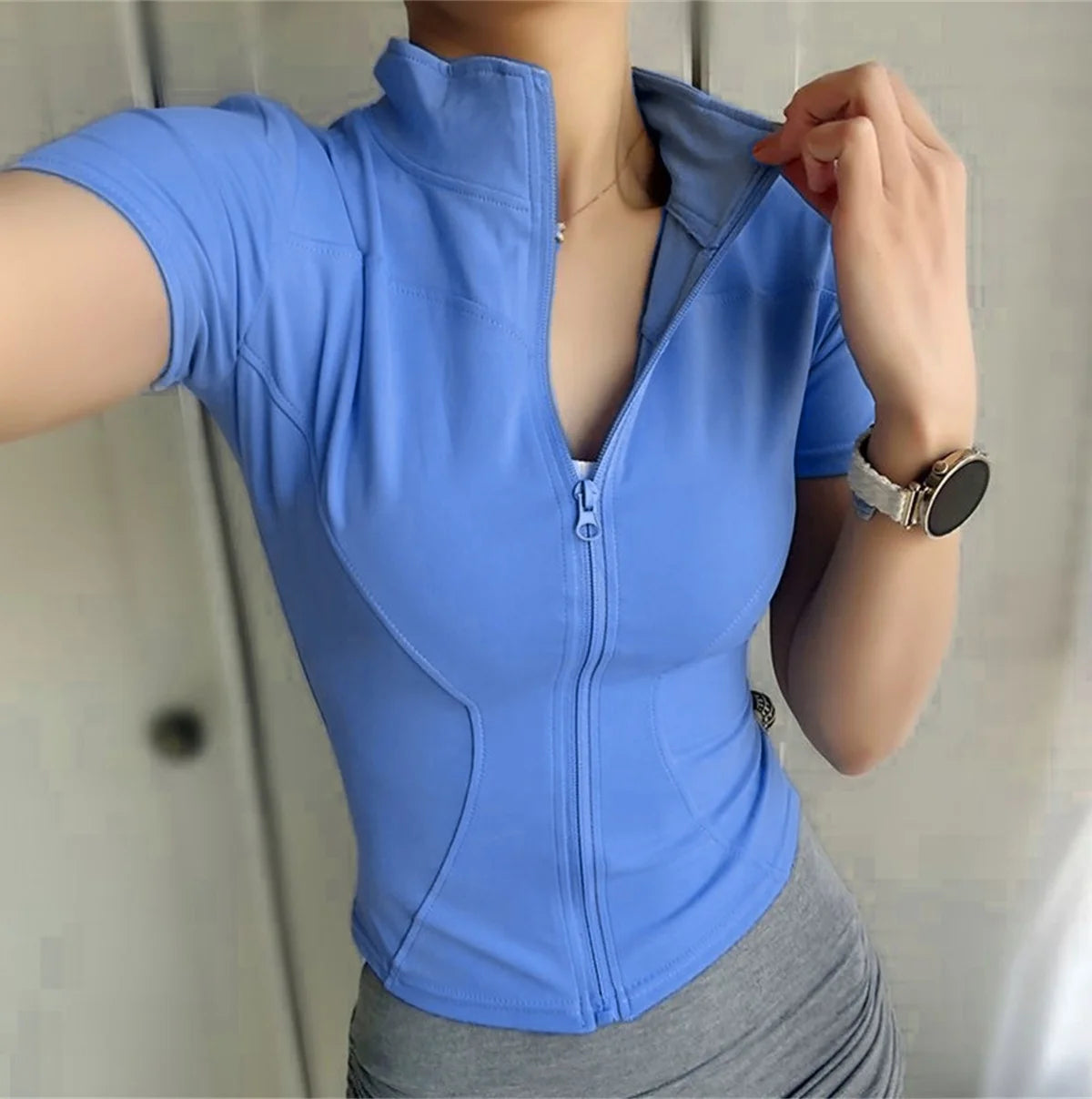 Women’s Zip-Up Slim Fit Cycling Jacket – Stand Collar Short Sleeve Running Top